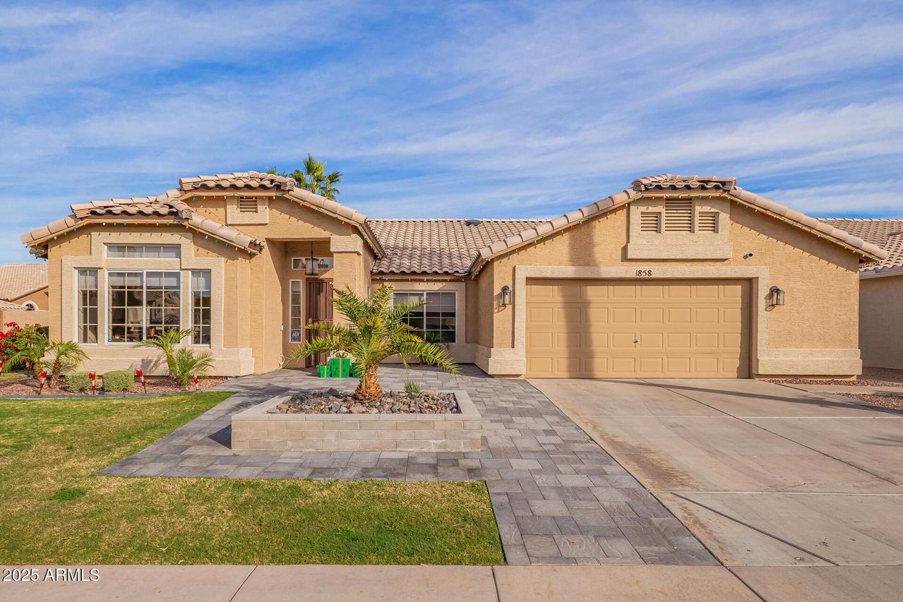 1858 W Leah Ln., Gilbert, AZ 85233