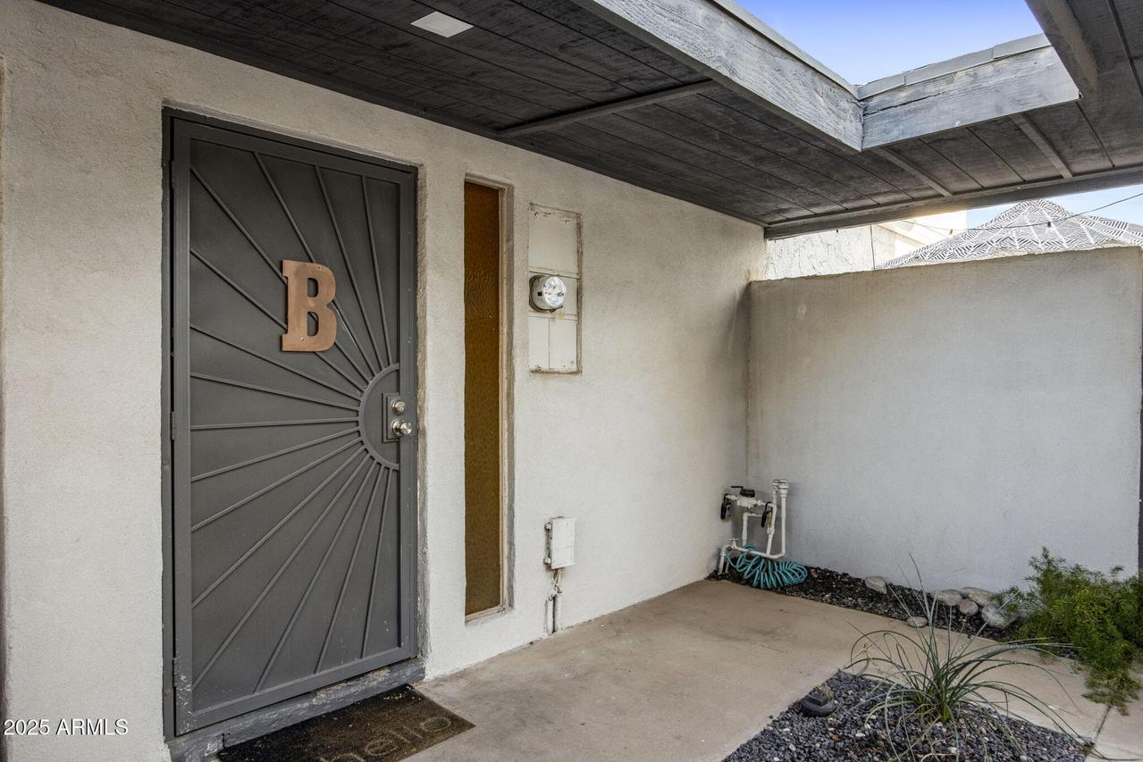 8576 E Indian School Rd. #UNIT B, Scottsdale, AZ 85251