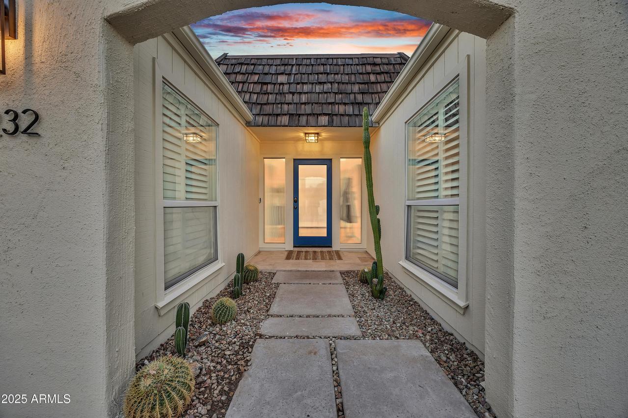 7232 N 13th St., Phoenix, AZ 85020