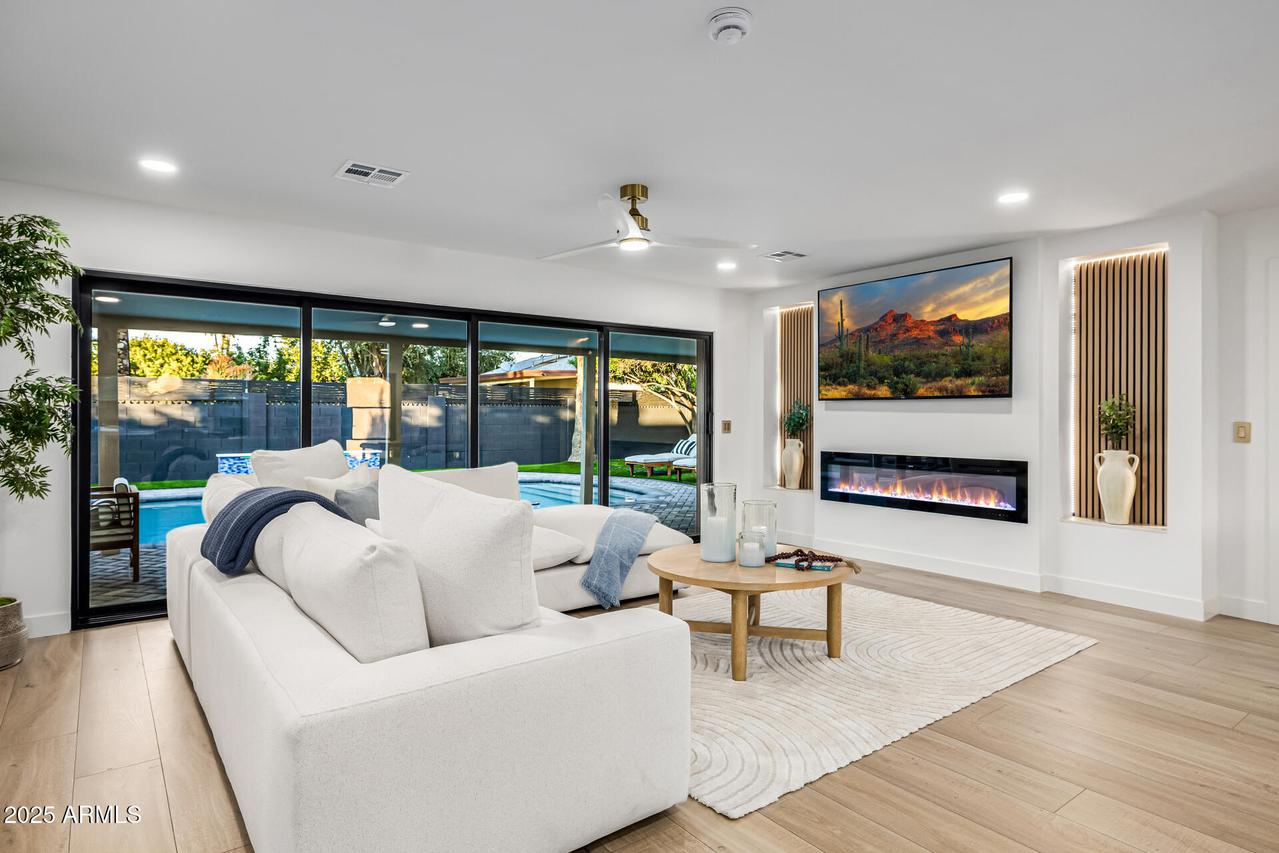 8238 E Jackrabbit Rd., Scottsdale, AZ 85250