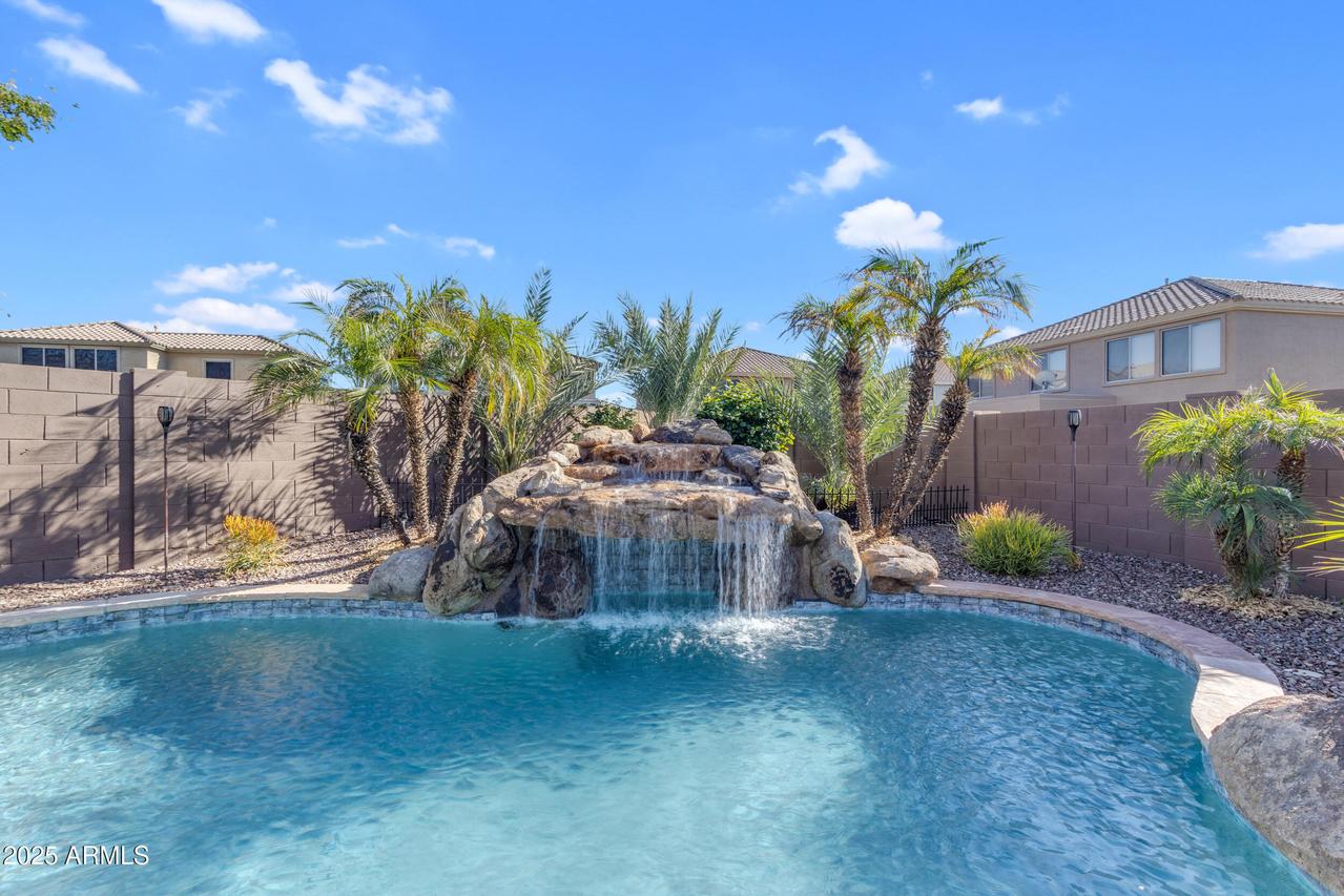 2715 W Cottonwood Ln., Phoenix, AZ 85045