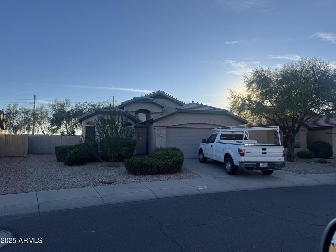 4519 E Lone Cactus Dr., Phoenix, AZ 85050