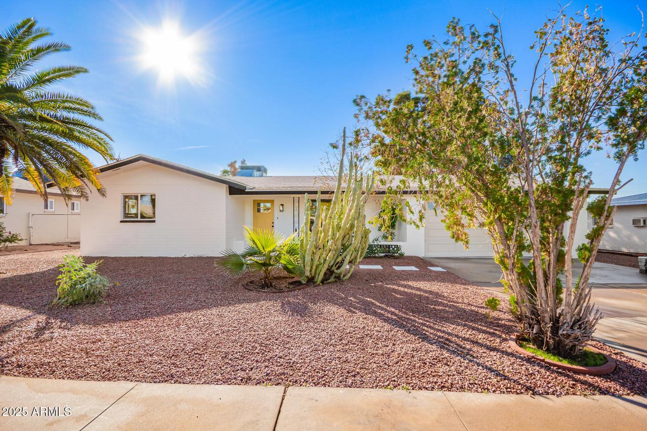 5237 E Dallas St., Mesa, AZ 85205