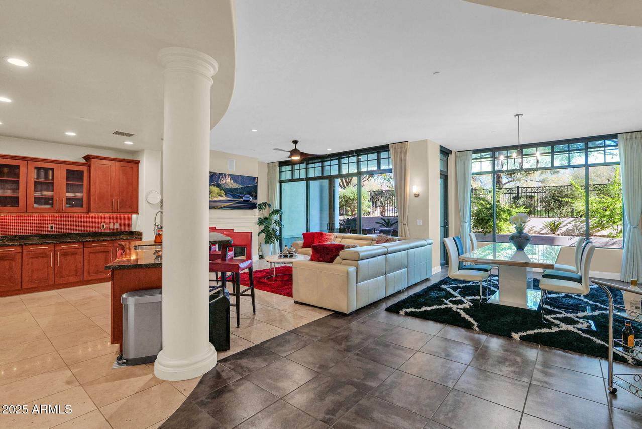 8 Biltmore Estate #116, Phoenix, AZ 85016