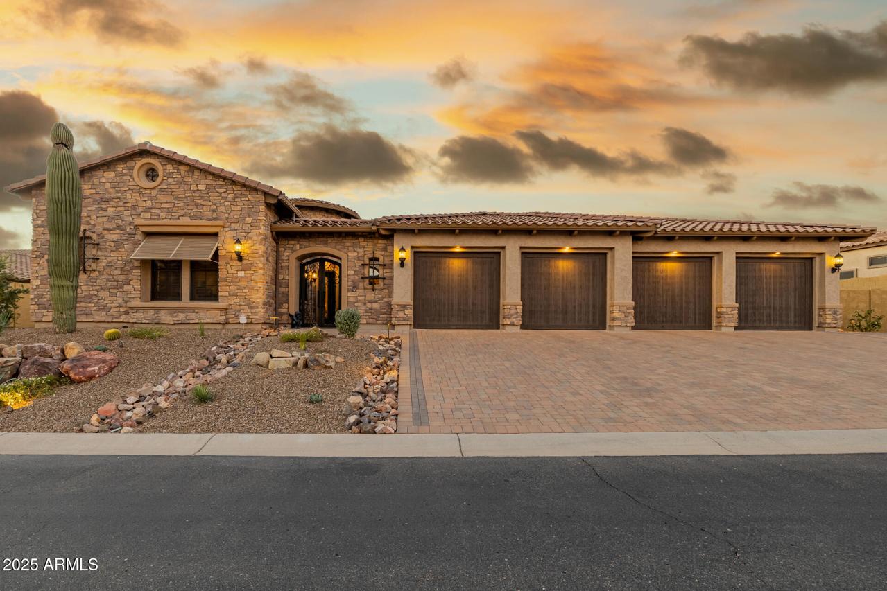 2312 N Steele Cir., Mesa, AZ 85207