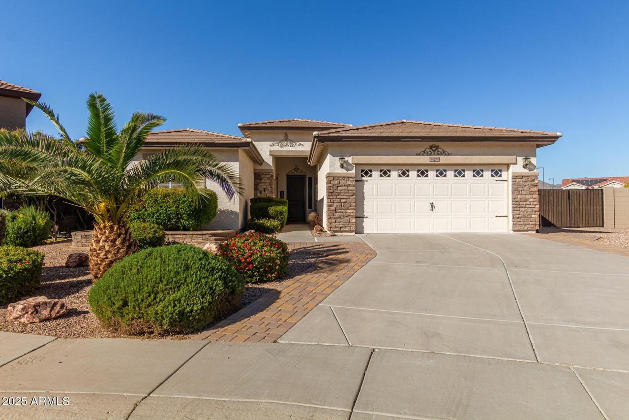 22072 W Moonlight Path, Buckeye, AZ 85326