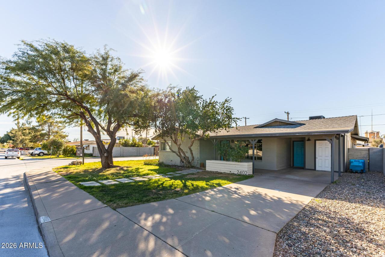 2402 N 37th St., Phoenix, AZ 85008