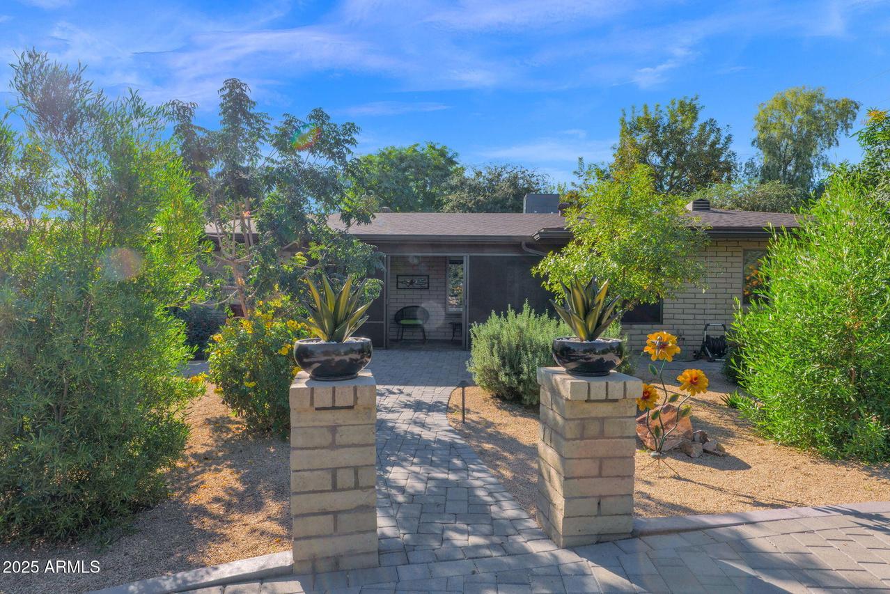 4221 E Emelita Ave., Mesa, AZ 85206