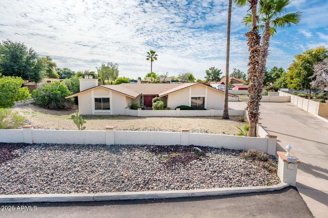 7027 W Wagoner Rd., Glendale, AZ 85308