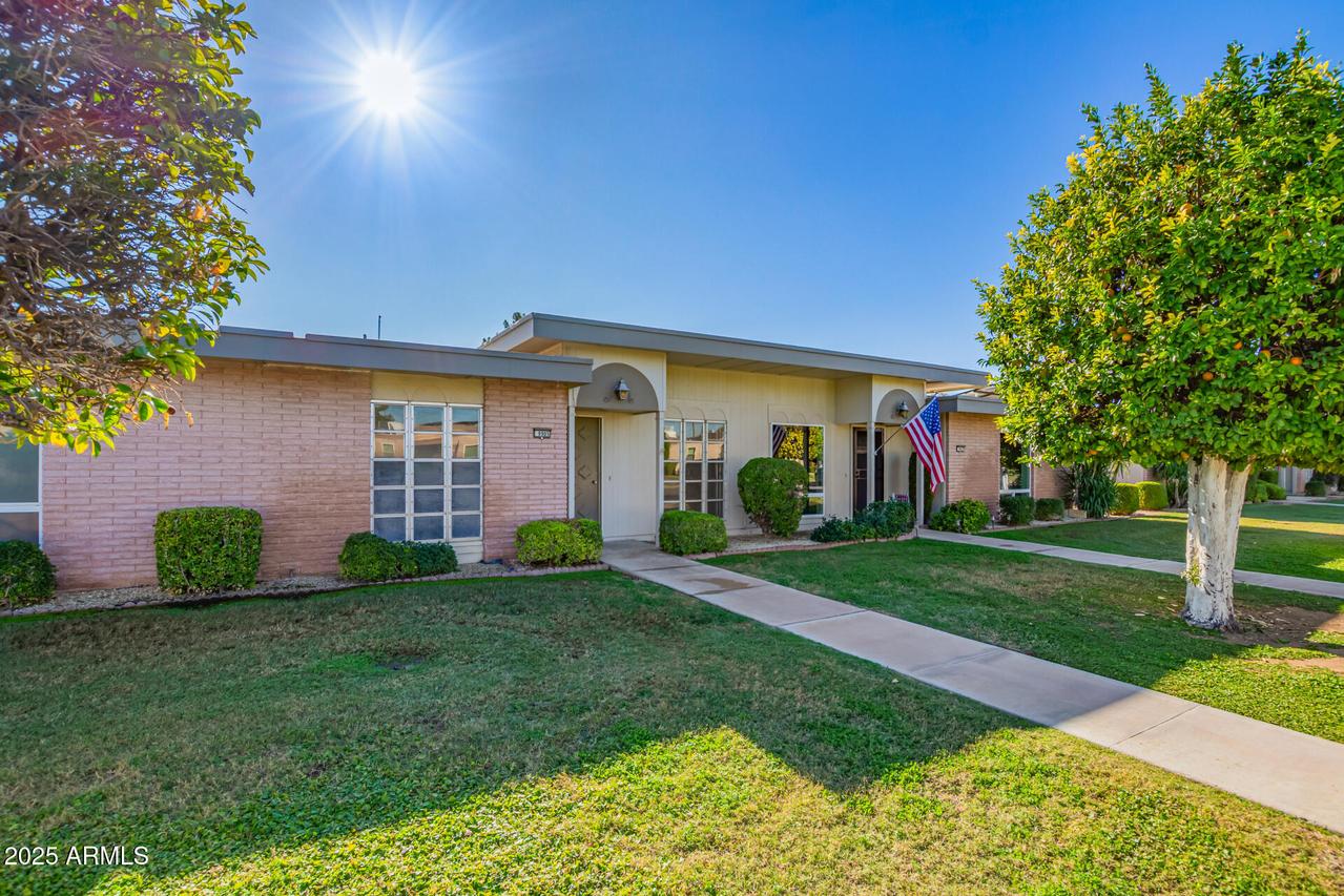 9905 W Hawthorn Dr., Sun City, AZ 85351