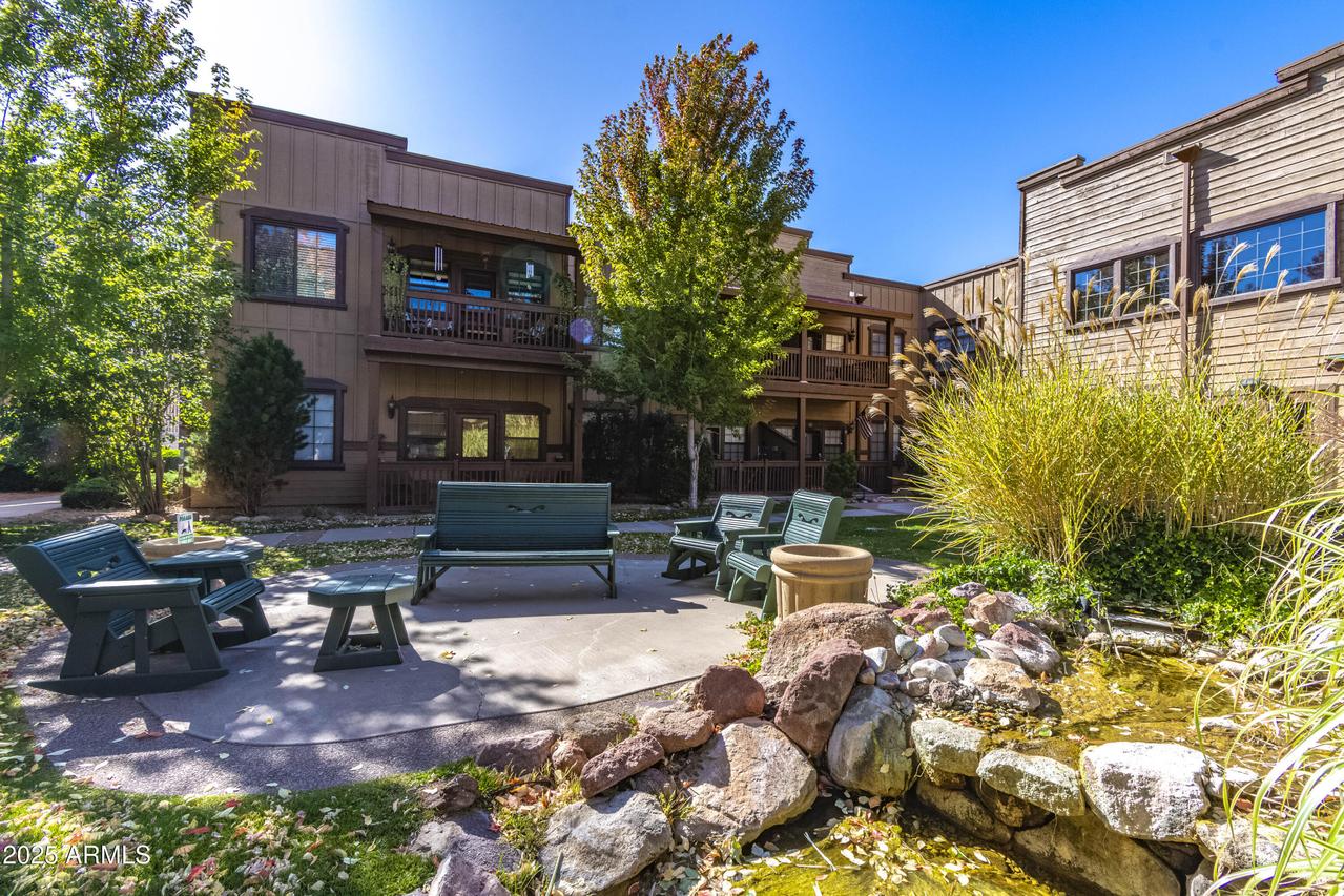 2353 Quarter Horse Tr. #238, Overgaard, AZ 85933