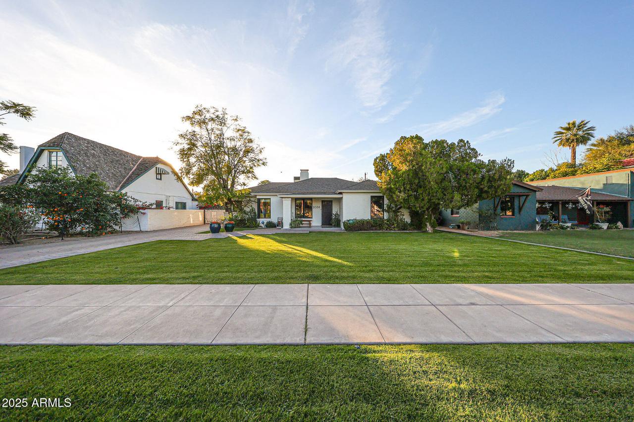 2038 N 11th Ave., Phoenix, AZ 85007