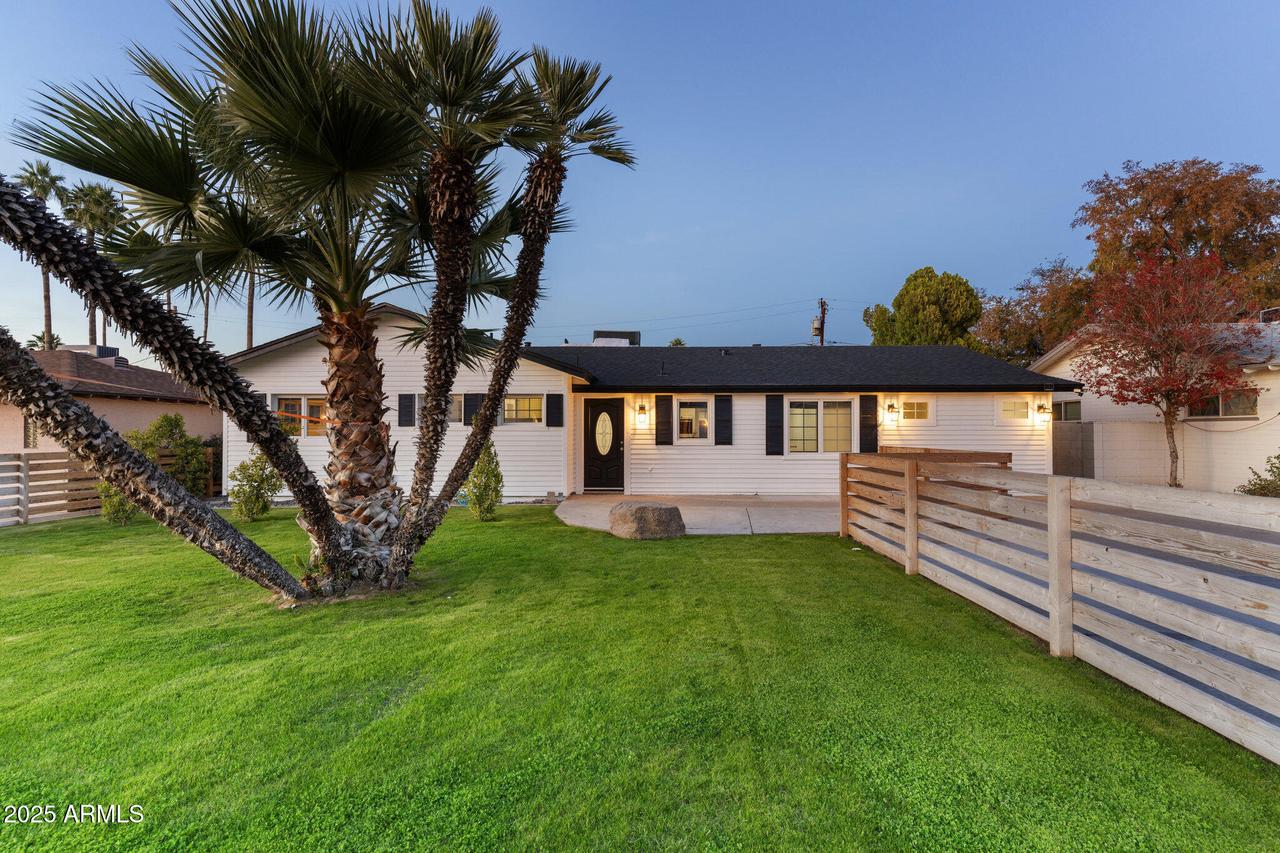 5328 E Pinchot Ave., Phoenix, AZ 85018