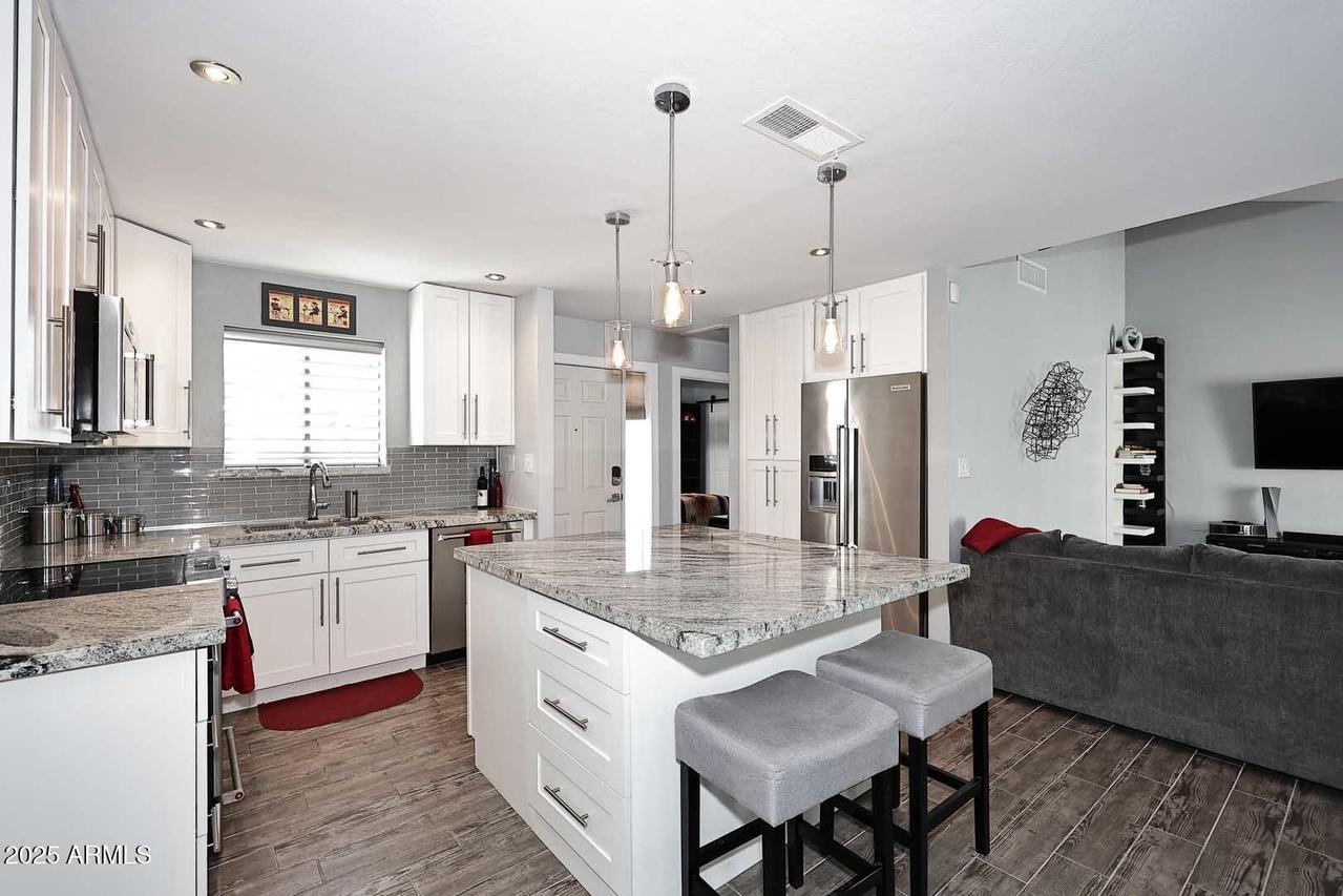 13818 N 43rd St., Phoenix, AZ 85032