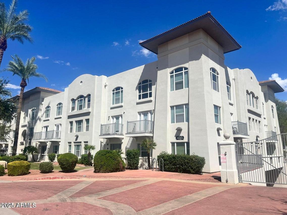 1081 W 1st St. #16, Tempe, AZ 85281