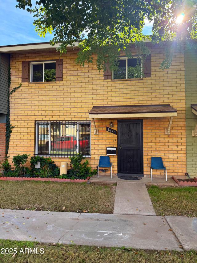 1657 W Hazelwood St., Phoenix, AZ 85015
