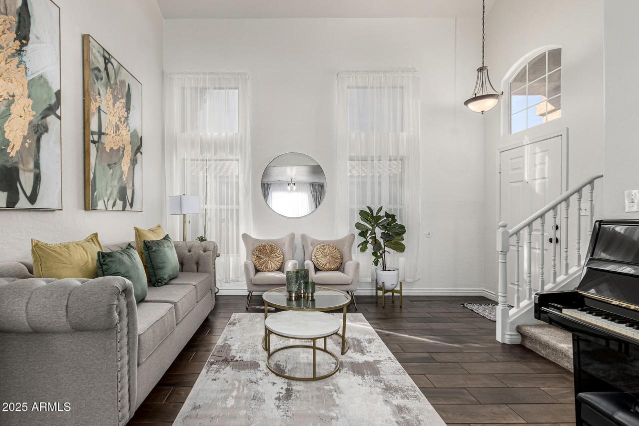 729 E Glenhaven Dr., Phoenix, AZ 85048