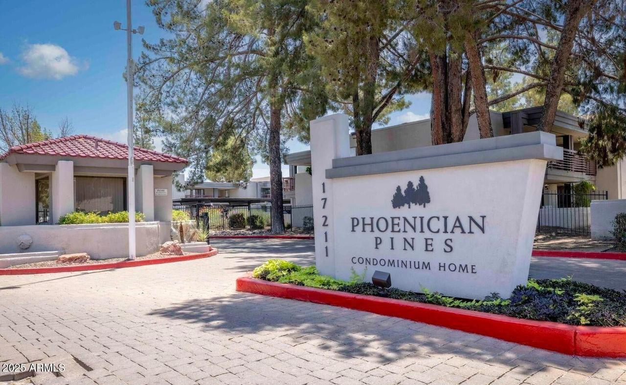 3329 W Danbury Dr. #F113, Phoenix, AZ 85053