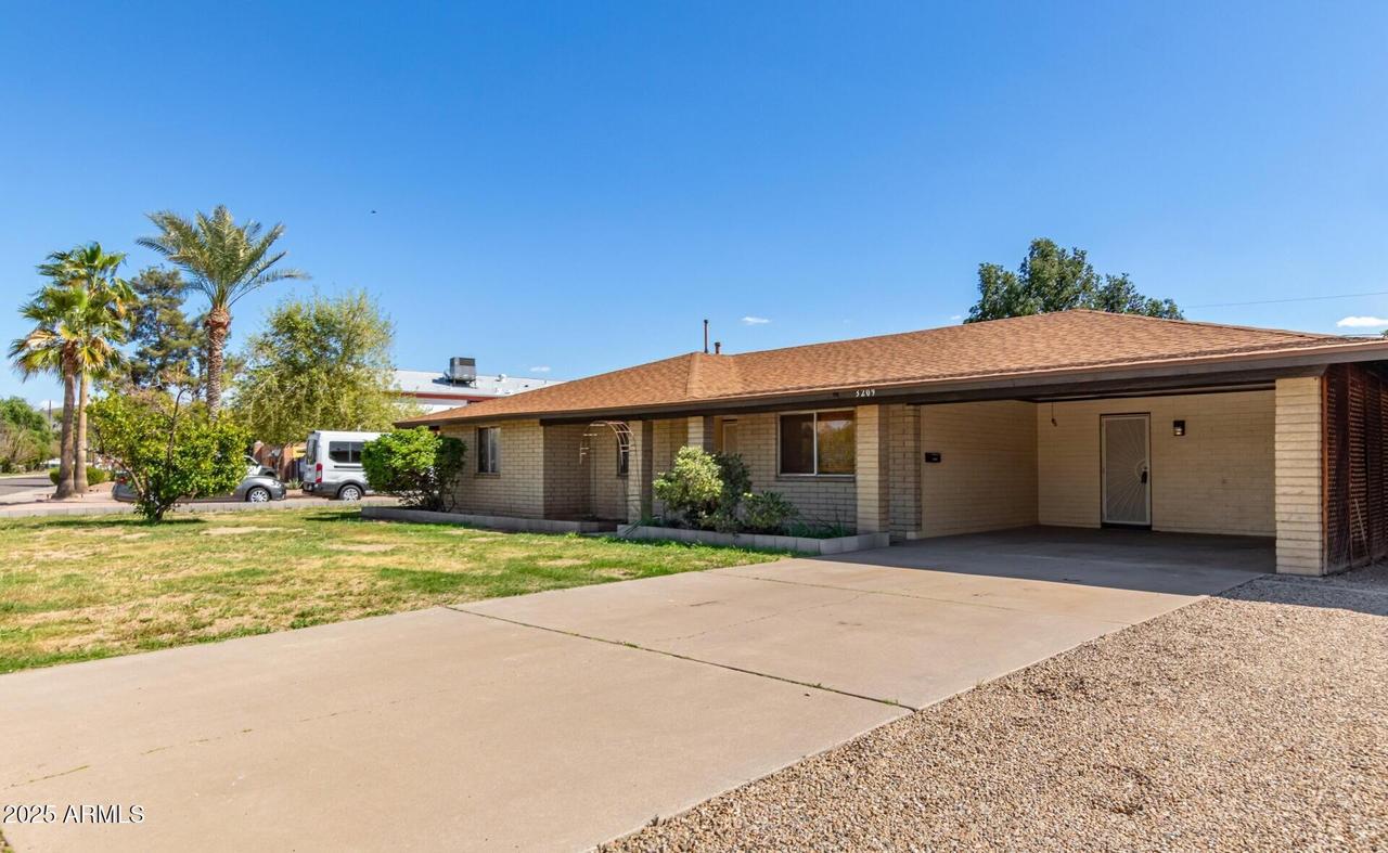 3209 W Paradise Dr., Phoenix, AZ 85029