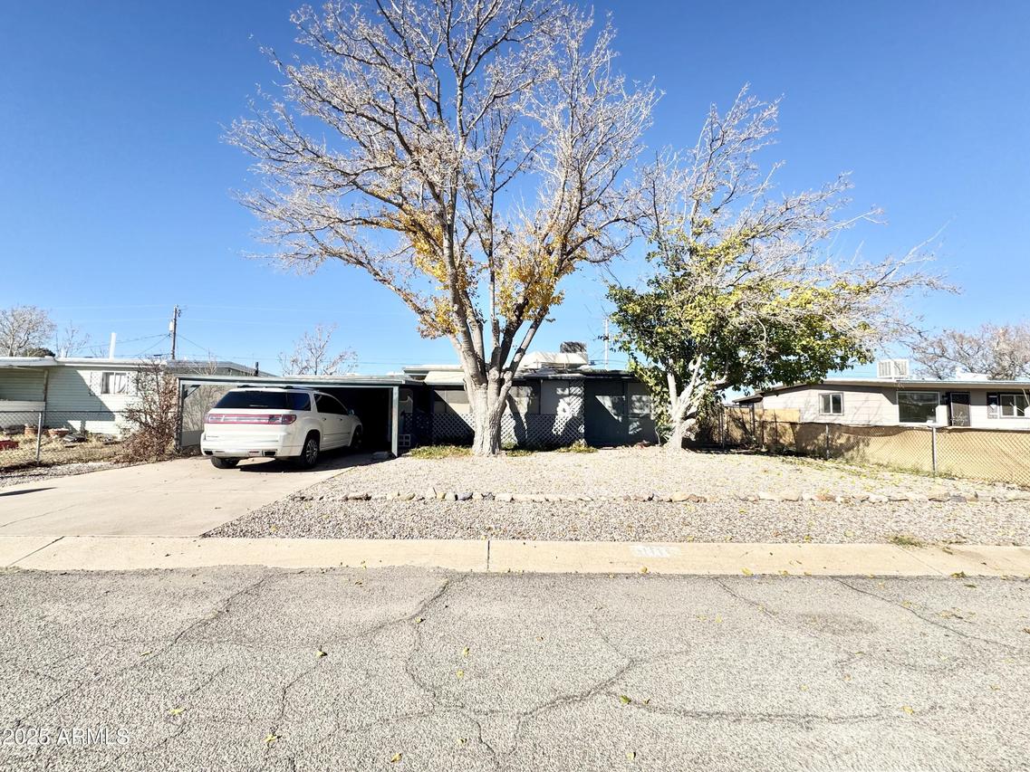 111 E Navajo St., Huachuca City, AZ 85616