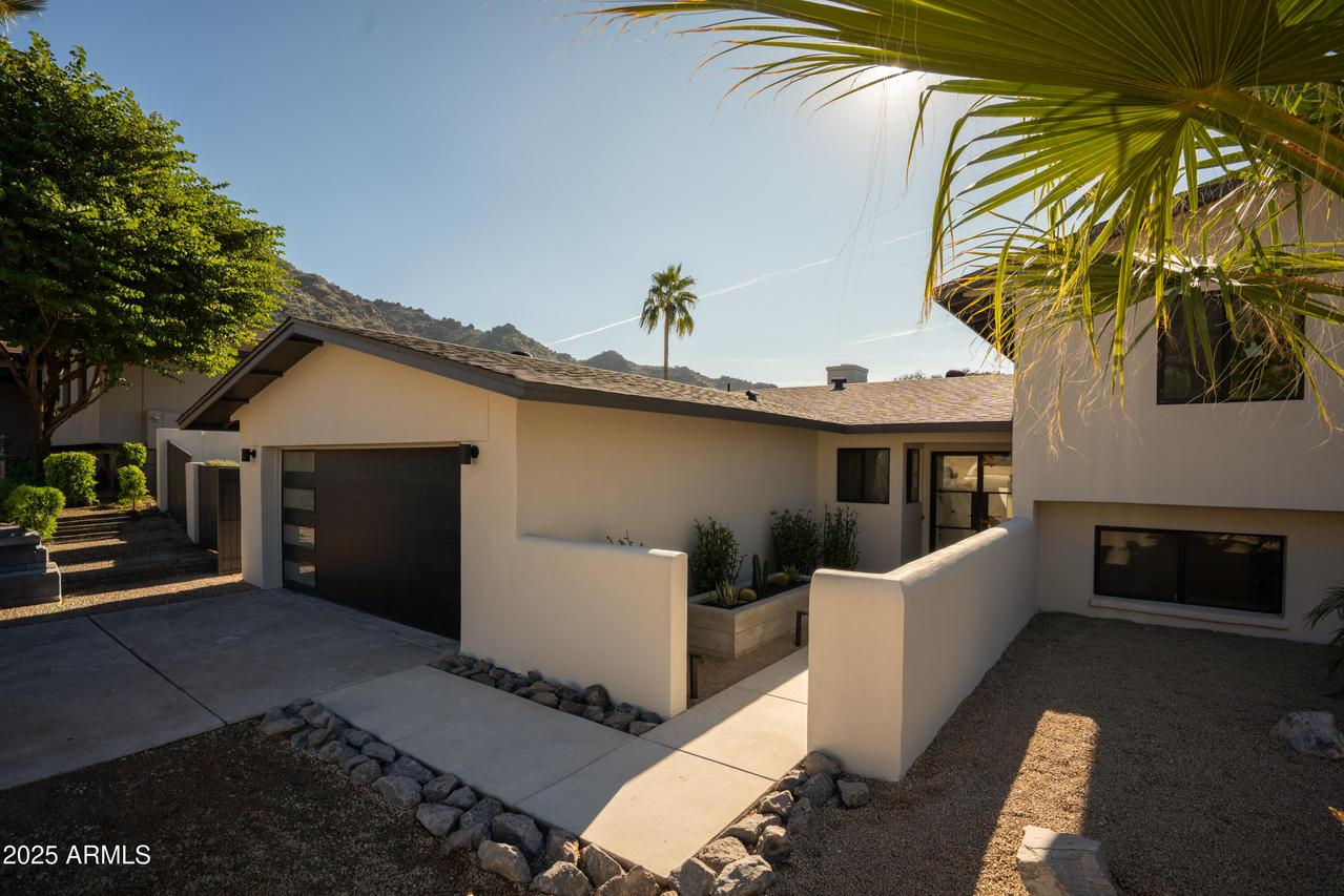 2225 E Belmont Ave., Phoenix, AZ 85020