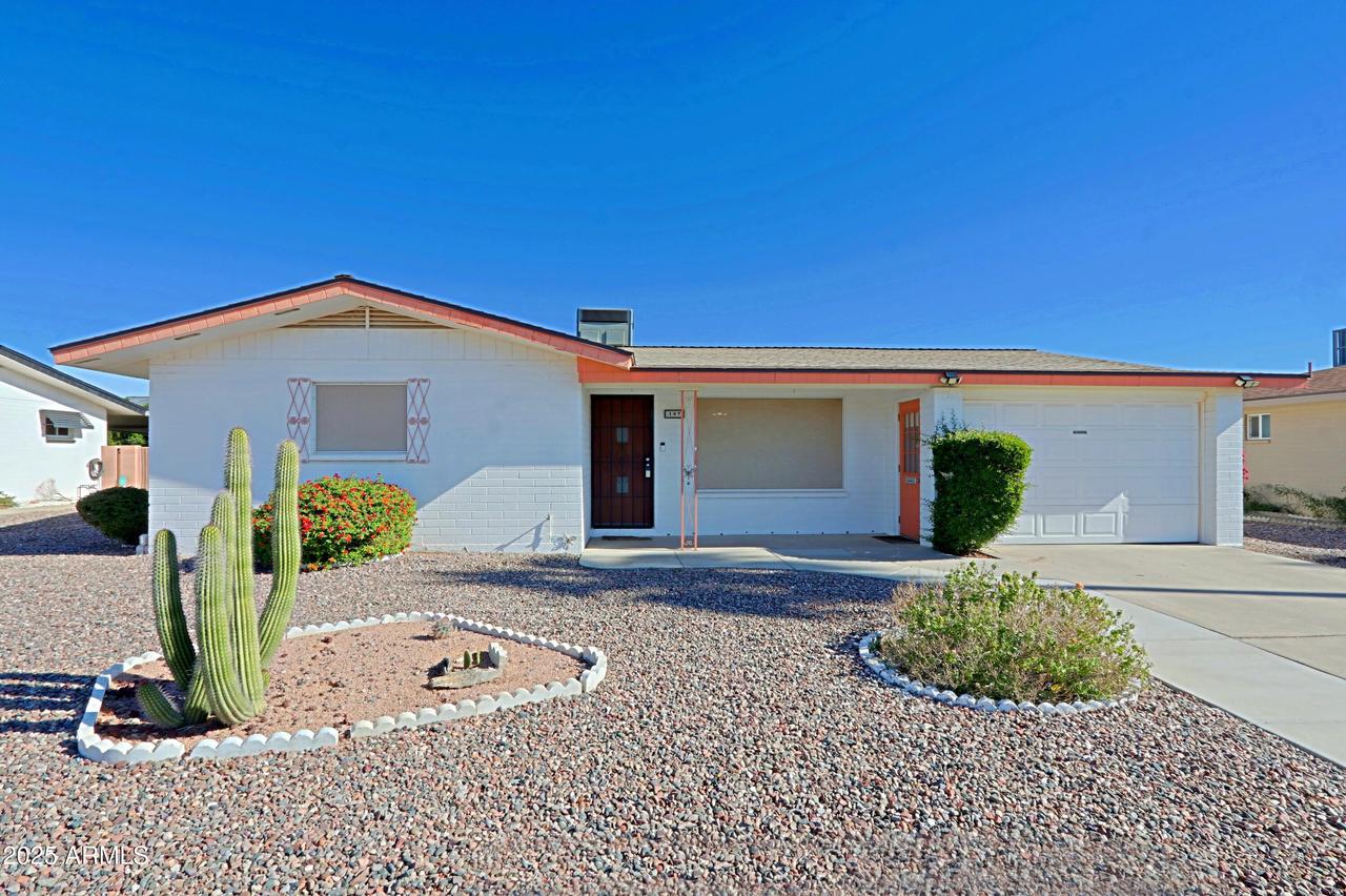 147 N 61st Way, Mesa, AZ 85205