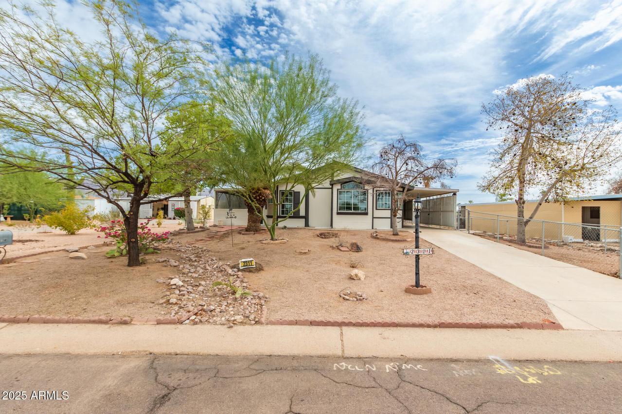 2311 S Descanso Rd., Apache Junction, AZ 85119