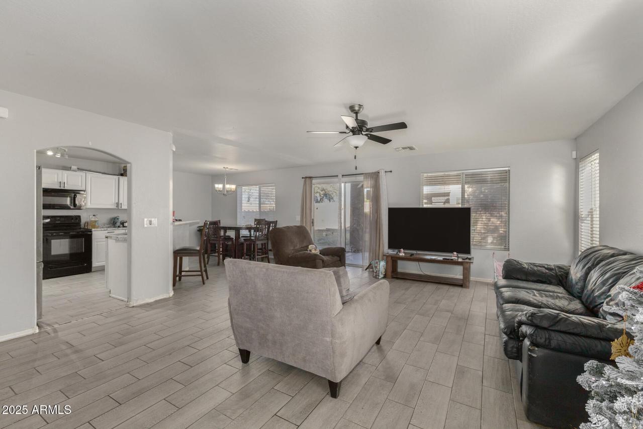 1278 E Stirrup Ln., San Tan Valley, AZ 85143