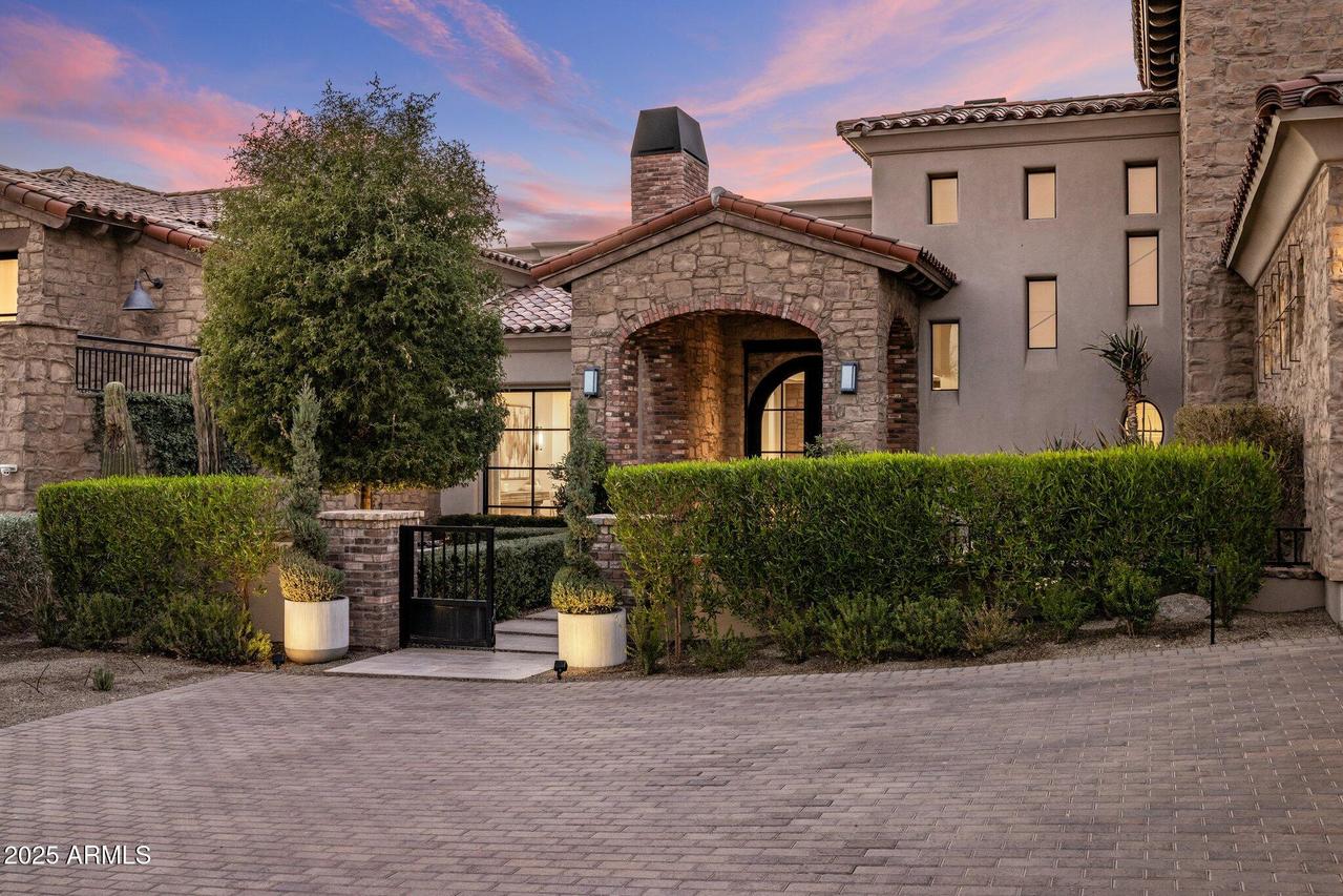 13808 S Canyon Dr., Phoenix, AZ 85048