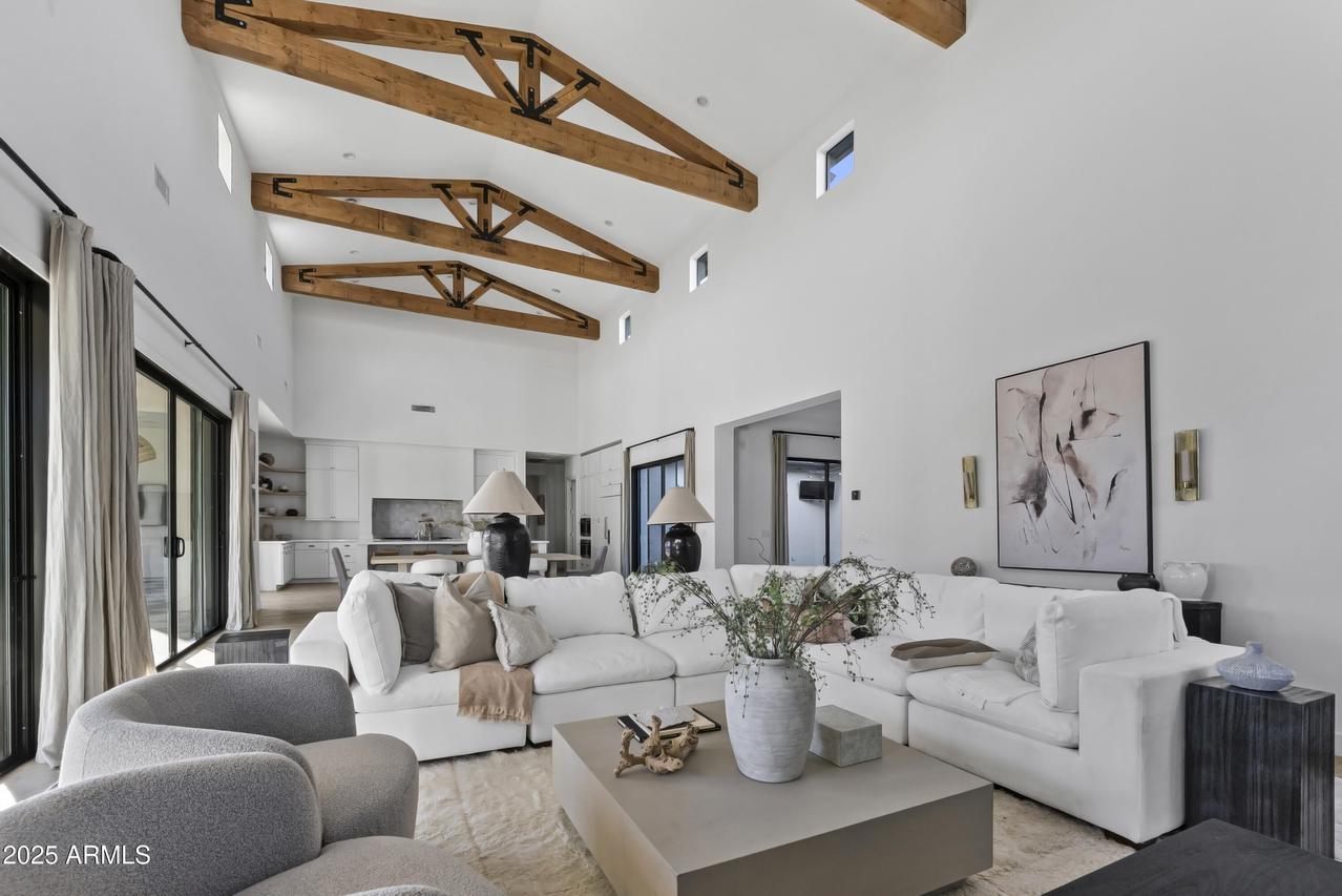 2753 E Hummingbird Way, Gilbert, AZ 85297