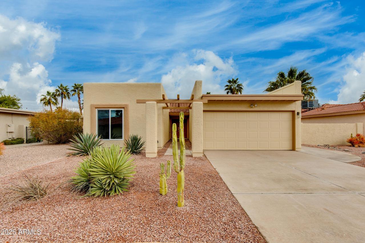 10430 E Chestnut Dr., Sun Lakes, AZ 85248