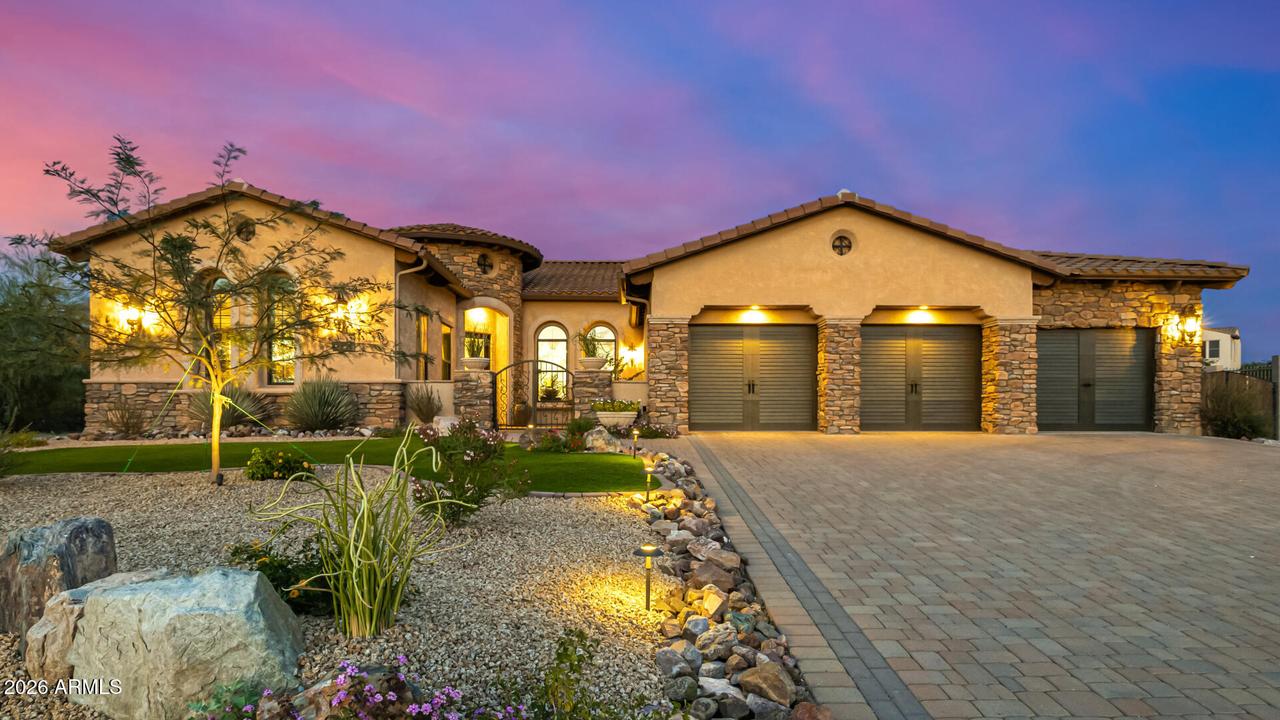 2255 N 83rd Cir., Mesa, AZ 85207