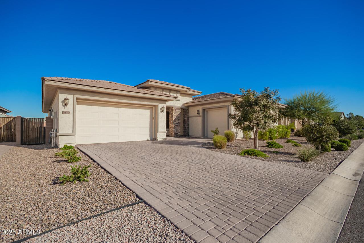 3420 E Harwell Rd., Phoenix, AZ 85042