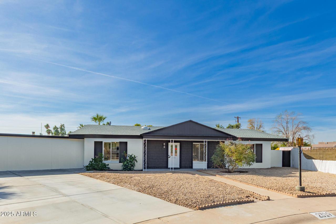 2319 W Wethersfield Rd., Phoenix, AZ 85029
