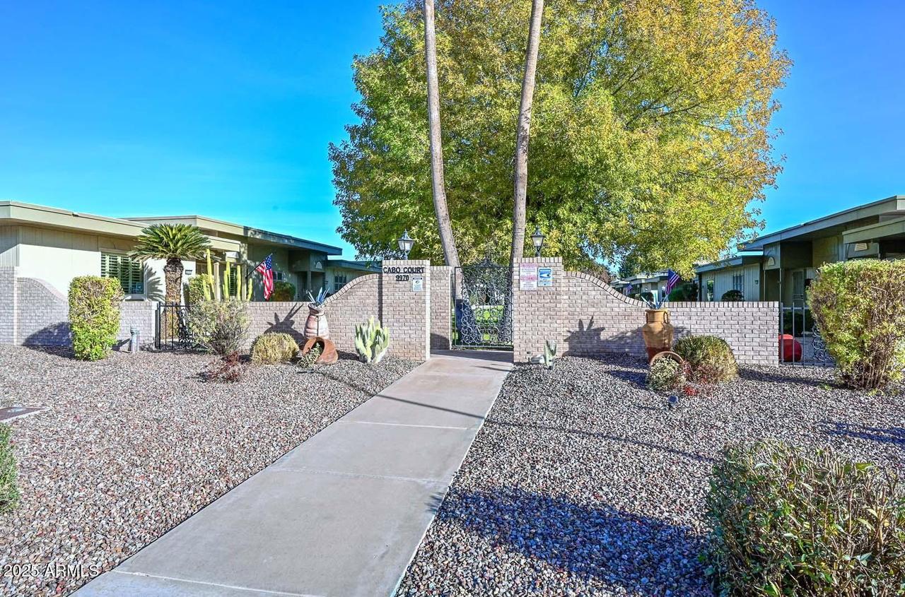9970 W Royal Oak Rd. #M, Sun City, AZ 85351