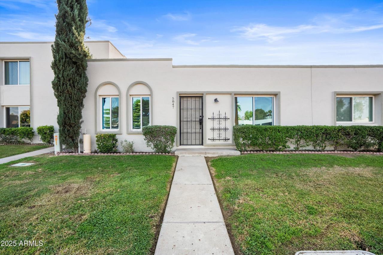 5847 E Thomas Rd., Scottsdale, AZ 85251
