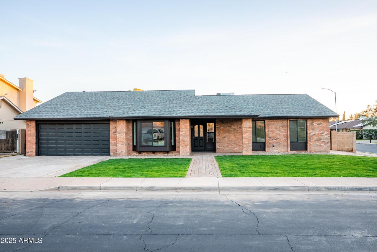 1123 W Mendoza Ave., Mesa, AZ 85210