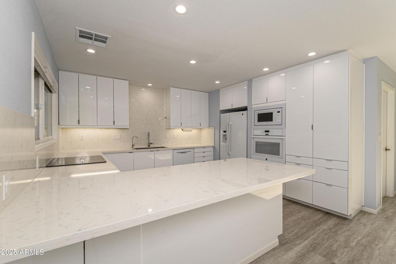 12727 W Maplewood Dr., Sun City West, AZ 85375