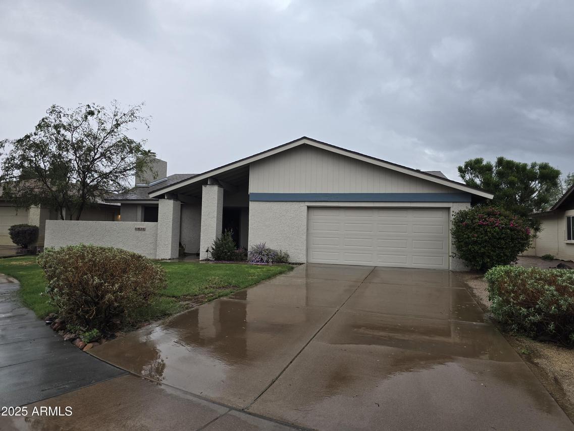 1831 S Rogers Cir., Mesa, AZ 85202