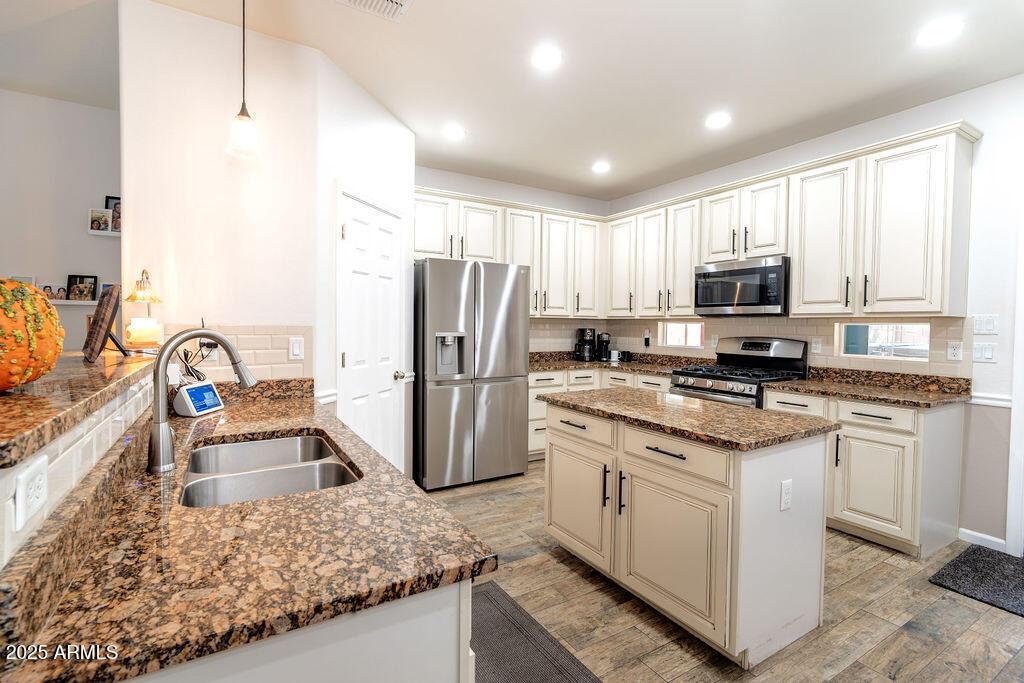 7511 E Osage Ave., Mesa, AZ 85212