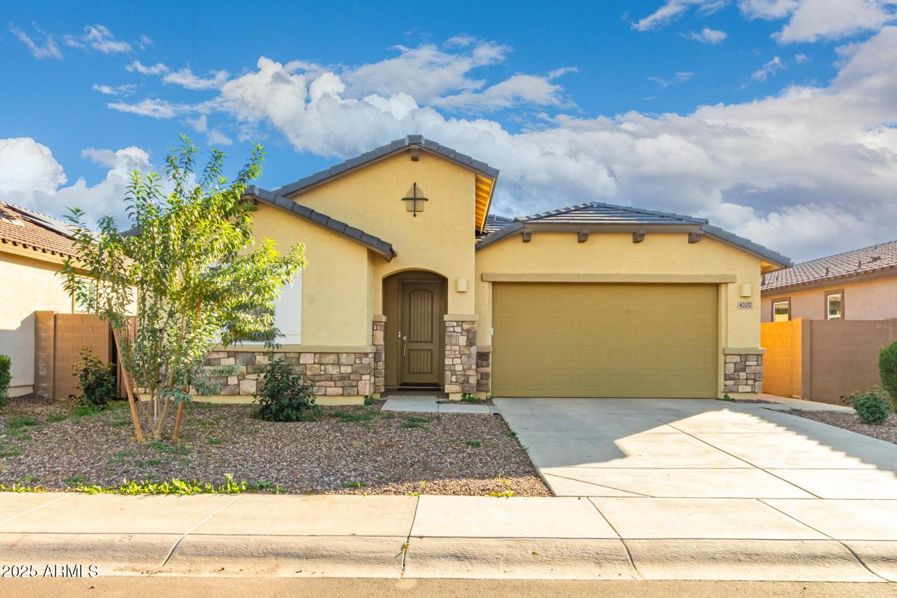 4207 E Enmark Dr., San Tan Valley, AZ 85143