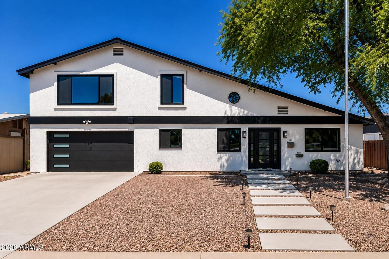 2210 E Everett Dr., Phoenix, AZ 85022