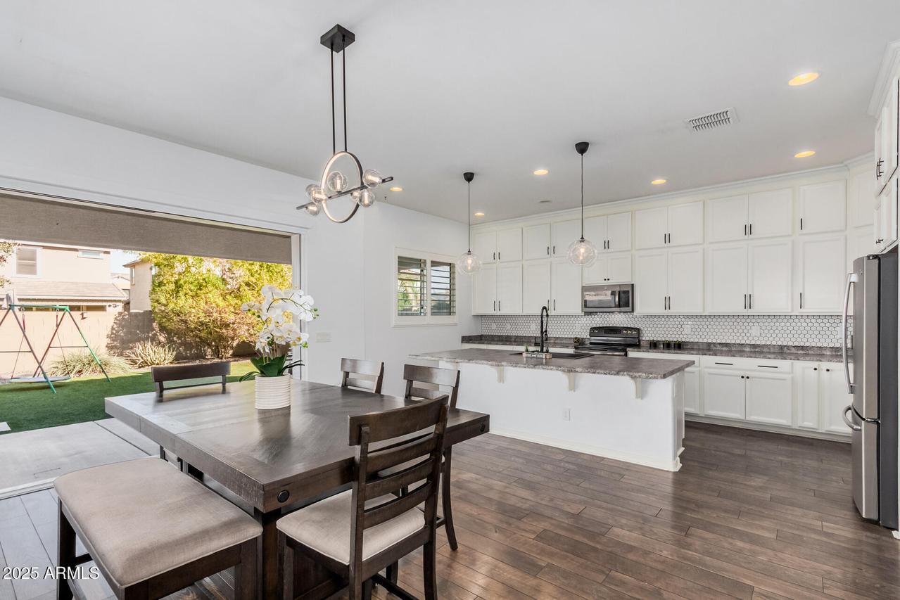 836 E Gary Ln., Phoenix, AZ 85042