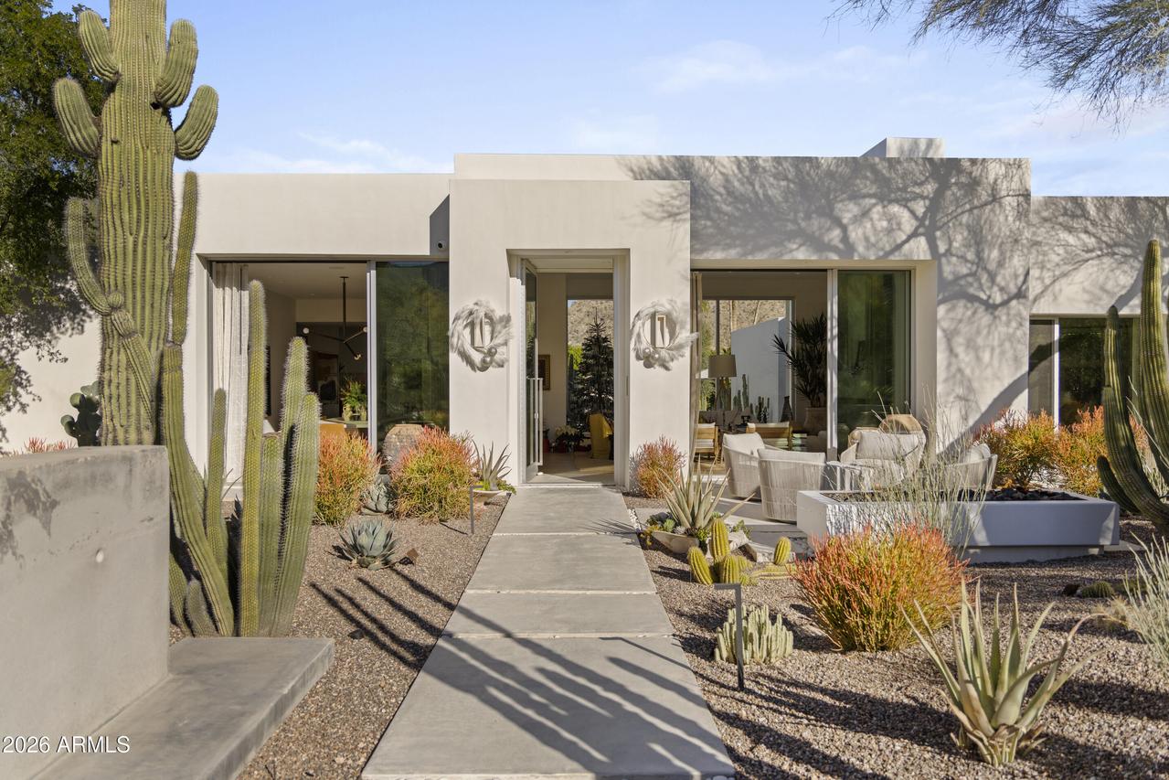 6124 N Camelback Manor Dr., Paradise Valley, AZ 85253