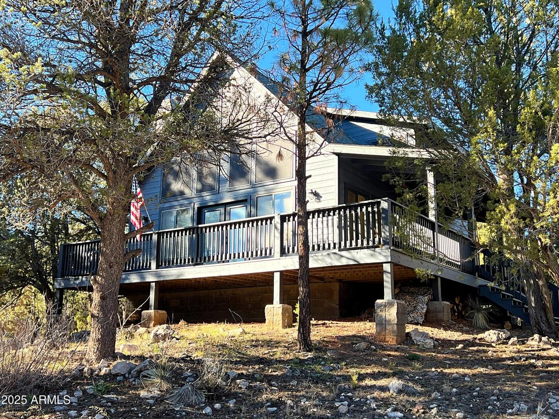 2240 Fairway Dr., Overgaard, AZ 85933