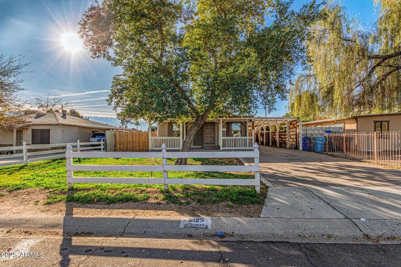 2125 W Highland Ave., Phoenix, AZ 85015