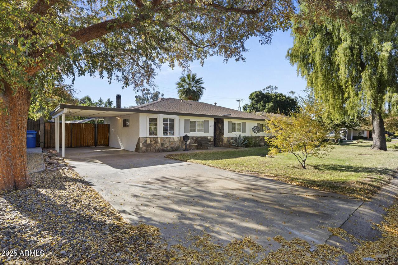 1825 E Medlock Dr., Phoenix, AZ 85016