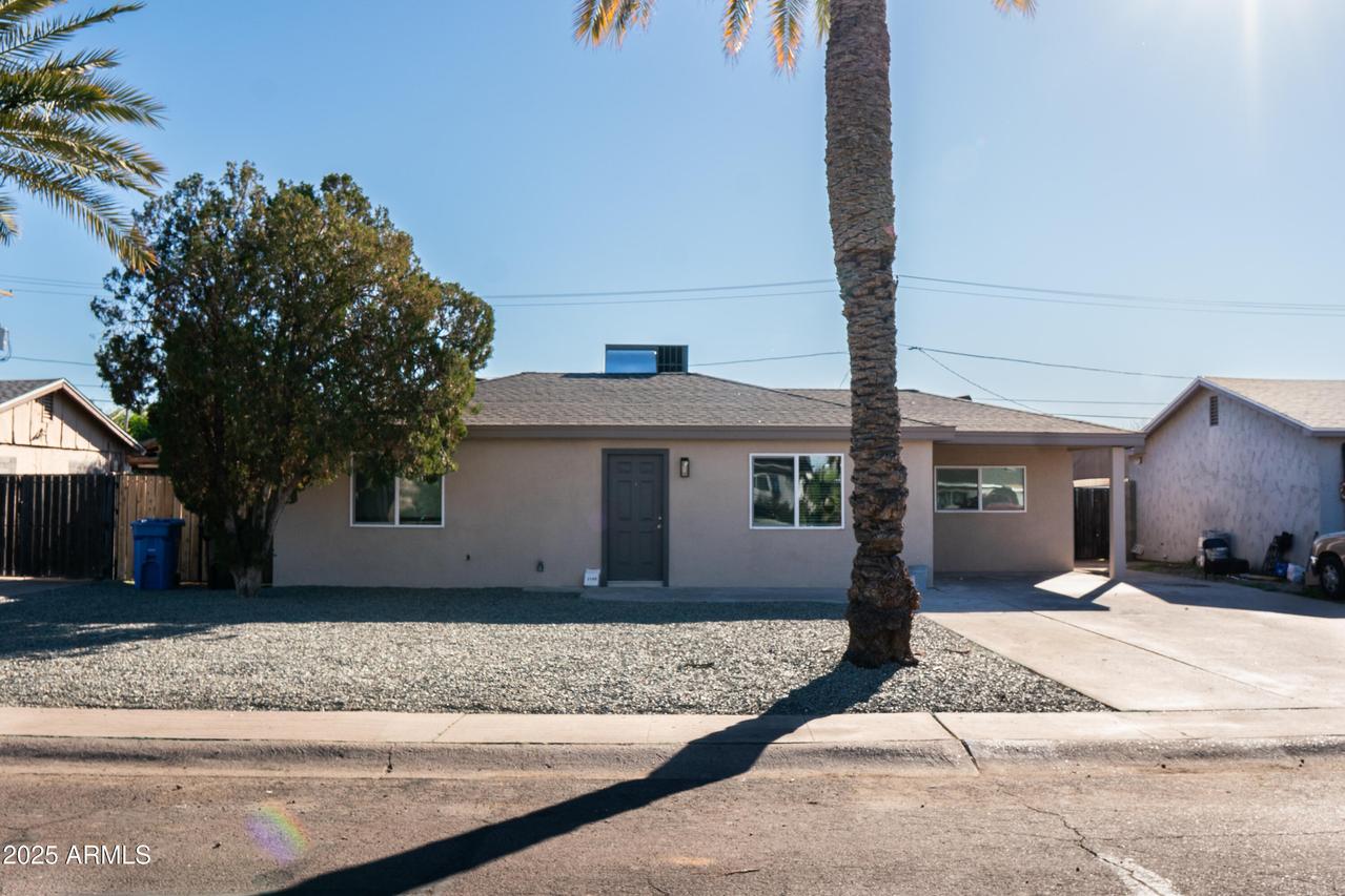 2749 W Montecito Ave., Phoenix, AZ 85017