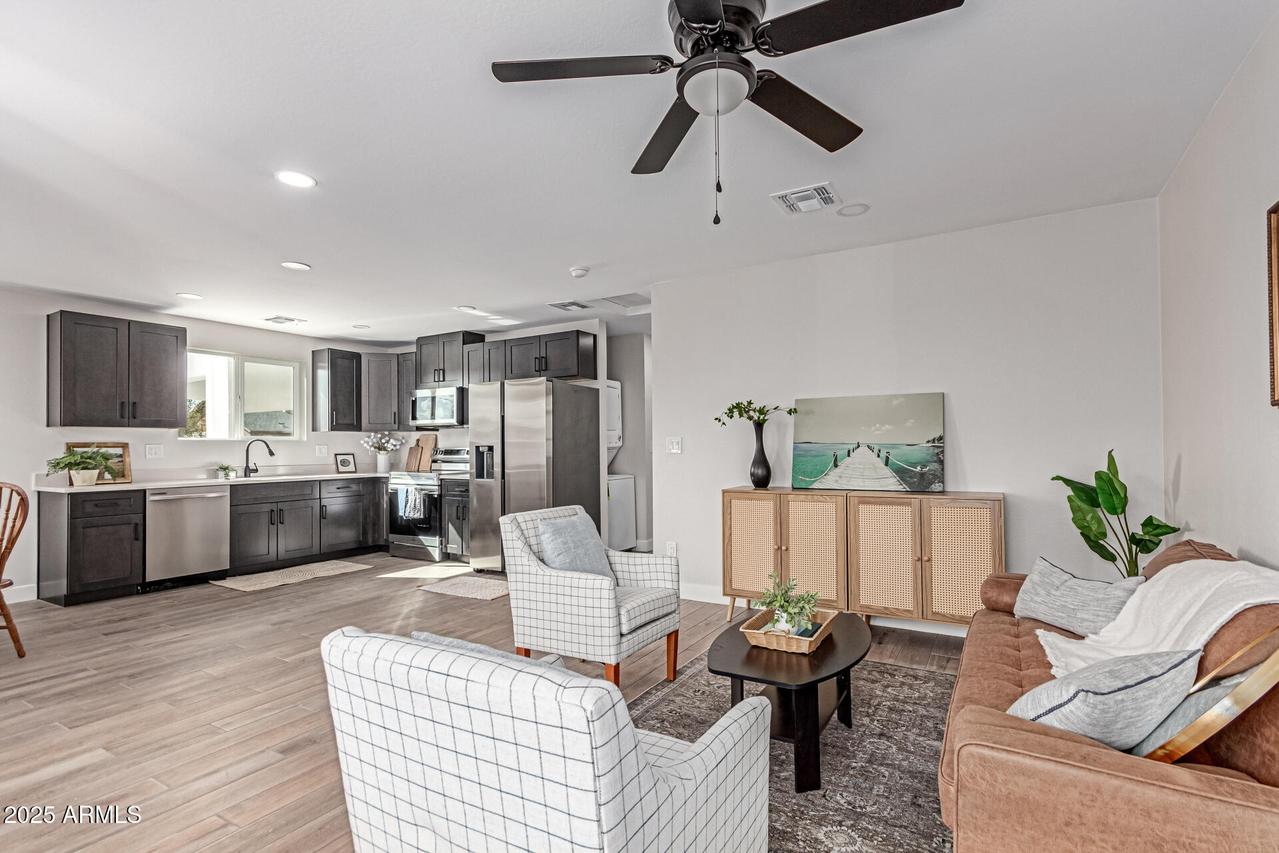 6421 S 23rd St., Phoenix, AZ 85042