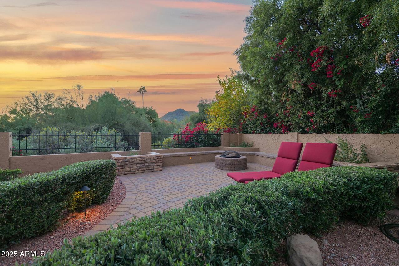 943 E Lois Ln., Phoenix, AZ 85020